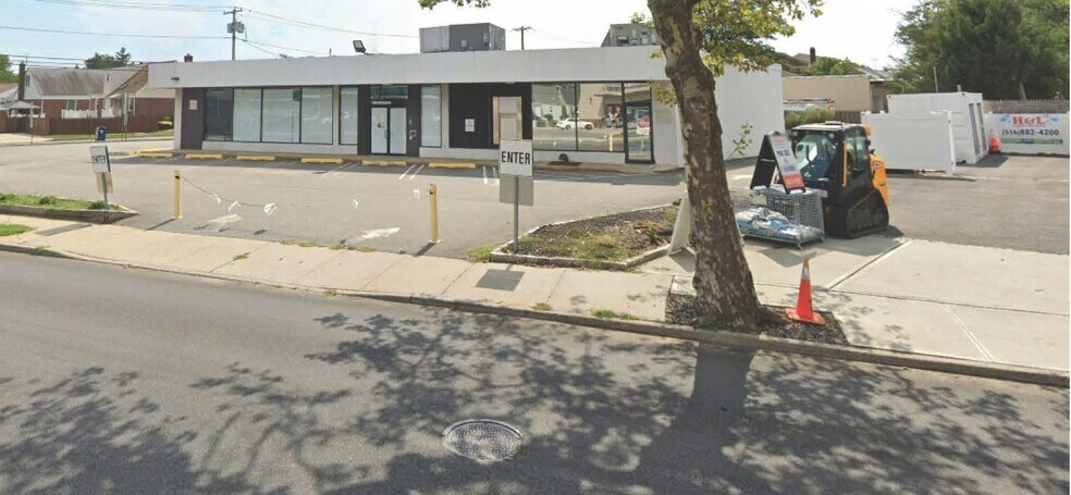 1 Franklin Ave, Lynbrook, NY à louer - Photo du bâtiment - Image 3 de 4