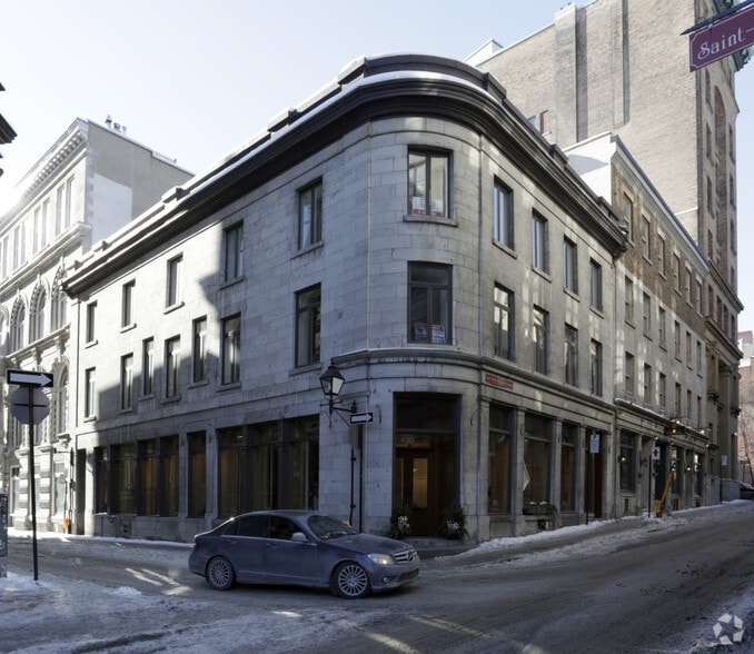430-434 Rue Saint-François-Xavier, Montréal, QC à louer - Photo principale - Image 1 de 2