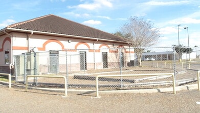 2208 Camelot Plaza Cir, Harlingen, TX for lease Interior Photo- Image 2 of 25