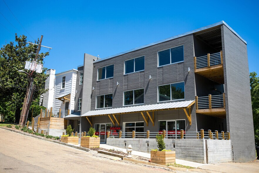 3304 N State St, Jackson, MS à louer - Photo du bâtiment - Image 2 de 19