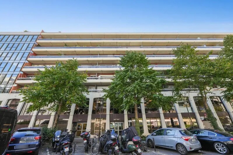 Office in Paris for sale Building Photo- Image 1 of 15