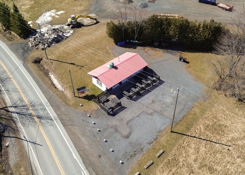 15 Québec 223, Lacolle, QC for sale - Primary Photo - Image 1 of 3