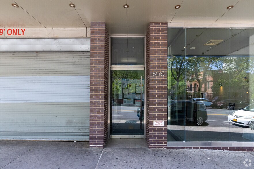 61 Chrystie St, New York, NY à vendre - Photo du bâtiment - Image 3 de 9