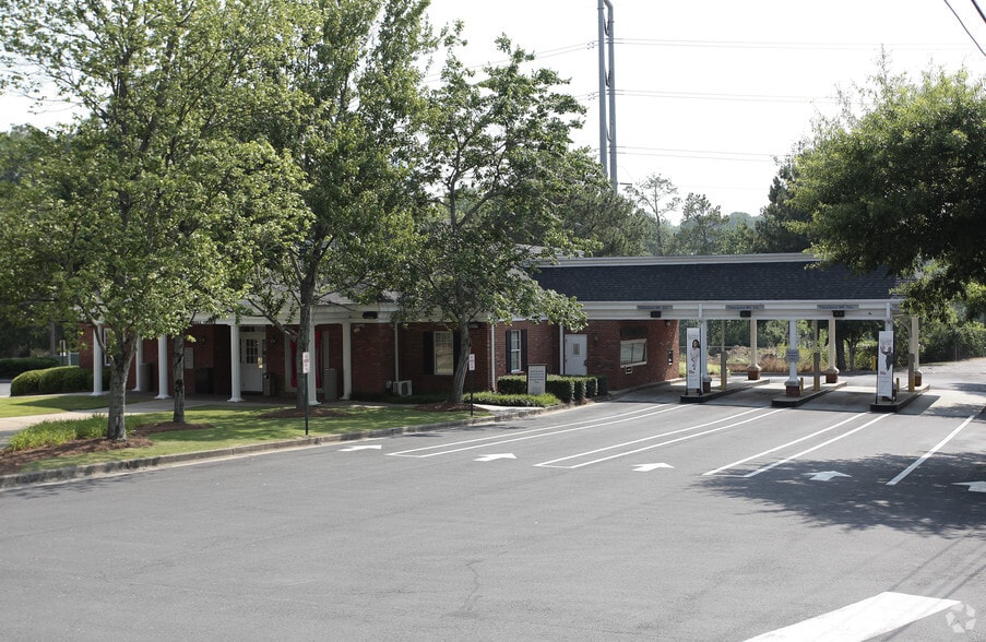 1674 NE Monroe Dr, Atlanta, GA for sale - Primary Photo - Image 1 of 2