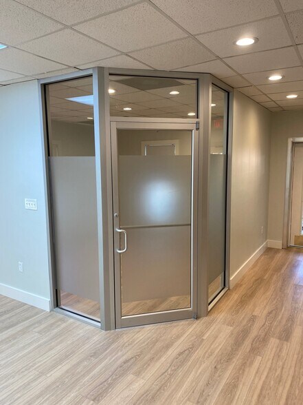 2312 Peachford Rd, Atlanta, GA à vendre - Photo intérieure - Image 3 de 13