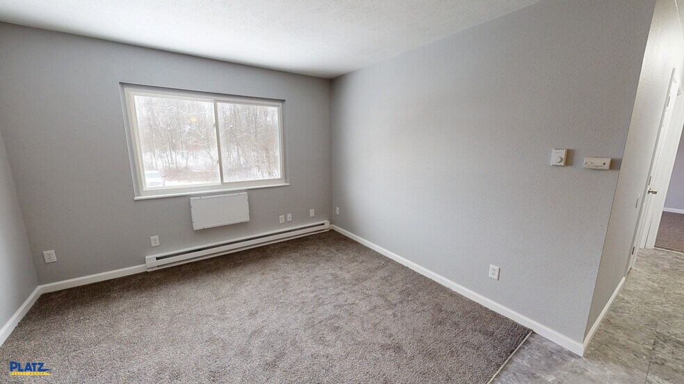 1000 Liberty Blvd, Cortland, OH à vendre - Photo du bâtiment - Image 2 de 14