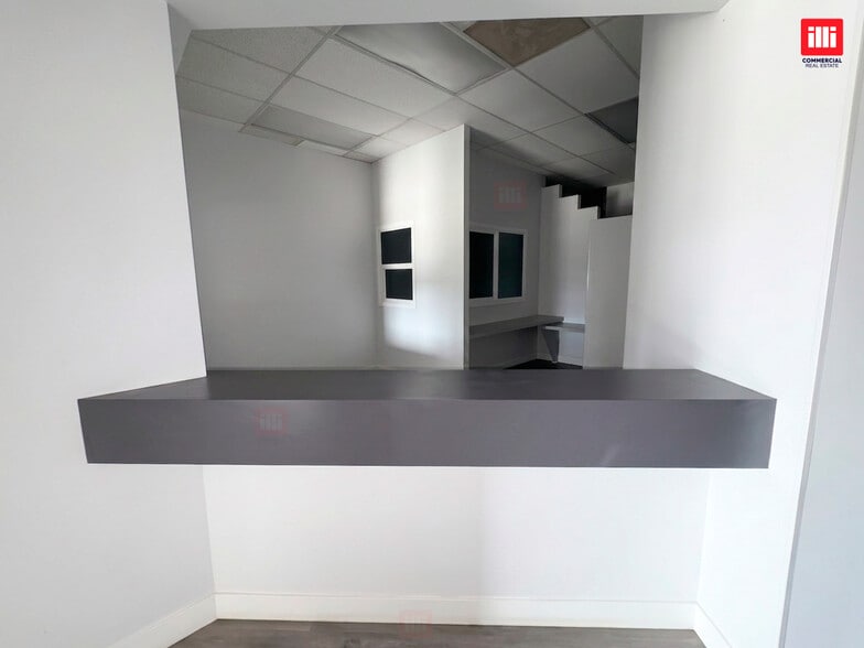 15333-15339 Sherman Way, Van Nuys, CA for lease - Interior Photo - Image 3 of 6