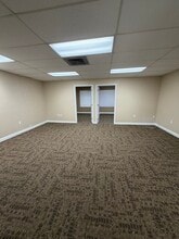 6719 Winkler Rd, Fort Myers, FL à louer Photo intérieure- Image 2 de 7