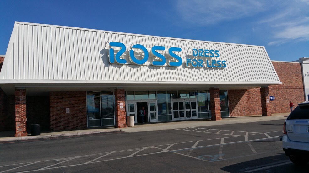 8102 N Davis Hwy, Pensacola, FL à louer - Autre - Image 1 de 8