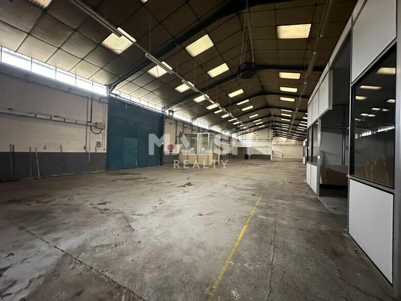 Flex in Décines-Charpieu for sale - Building Photo - Image 3 of 11