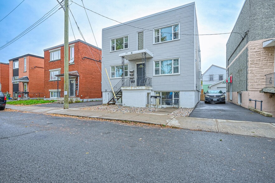 156 Dagmar Av, Vanier, ON à vendre - Photo du bâtiment - Image 2 de 43