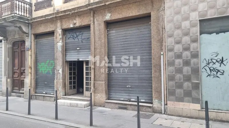 Retail in Lyon for lease Building Photo- Image 1 of 5