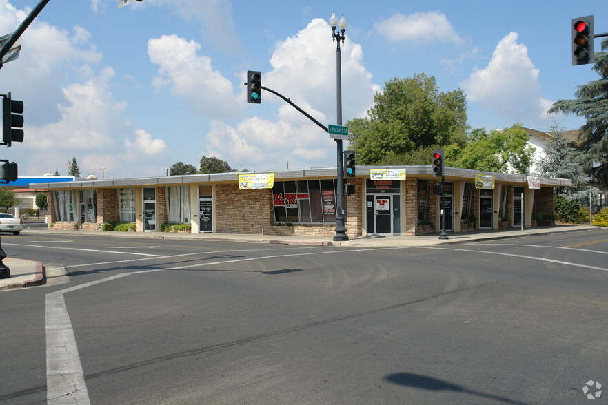 241-245 N Hockett St, Porterville, CA for lease - Primary Photo - Image 1 of 12