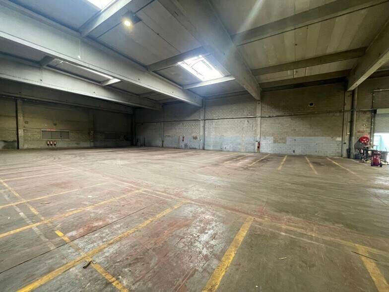 Flex dans Aulnay-sous-Bois à louer - Photo du bâtiment - Image 2 de 10