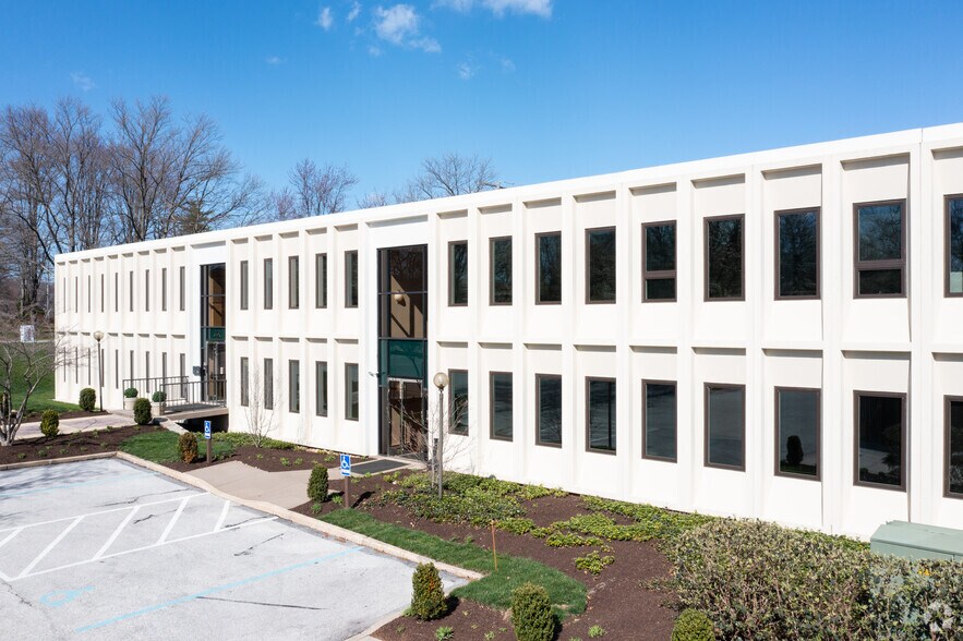 661 Moore Rd, King Of Prussia, PA for lease - Building Photo - Image 2 of 5