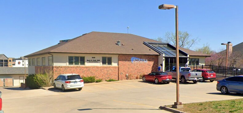 5601 SW Barrington Ct, Topeka, KS for lease - Building Photo - Image 1 of 2