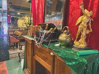 Plus de détails pour Multi-résidentiel à vendre