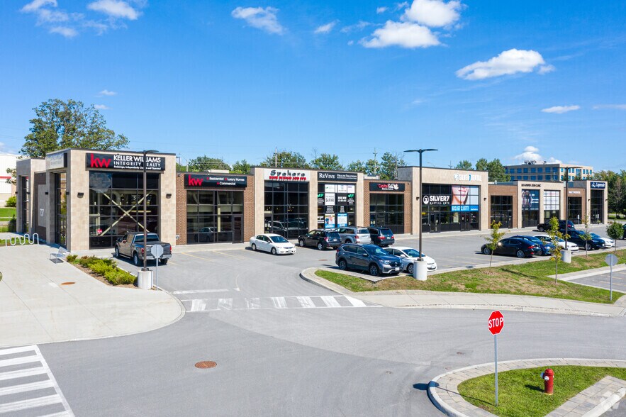 737 Silver Seven Rd, Ottawa, ON à vendre - Photo principale - Image 1 de 1