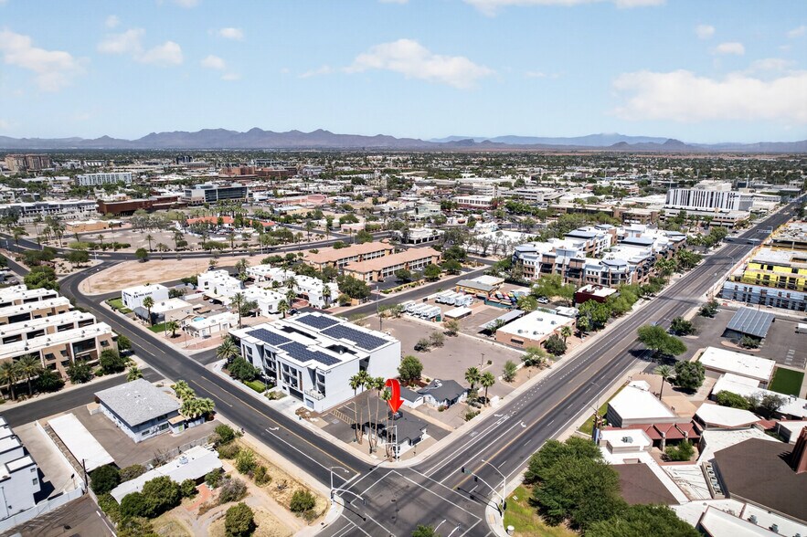 7002 E Osborn Rd, Scottsdale, AZ à vendre - Photo du bâtiment - Image 2 de 23