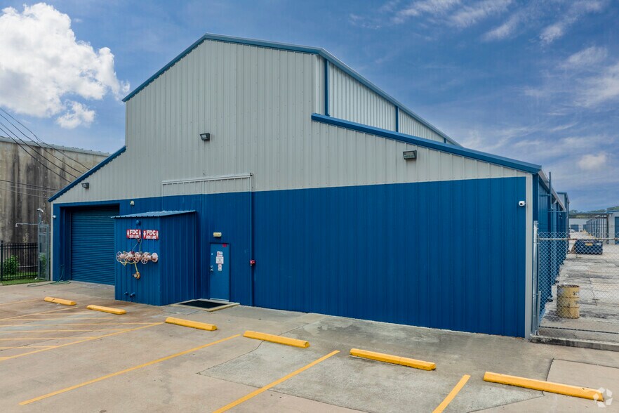 3526-3530 Lang Rd, Houston, TX à louer - Photo du bâtiment - Image 3 de 26