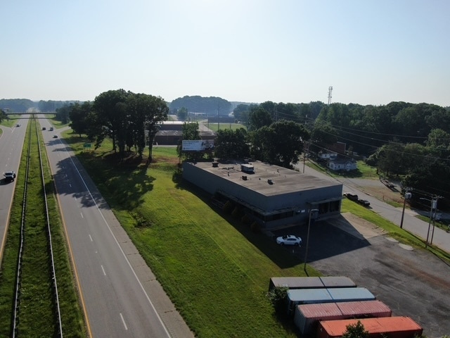 2216 Dunmore Ct, High Point, NC for lease Building Photo- Image 1 of 7