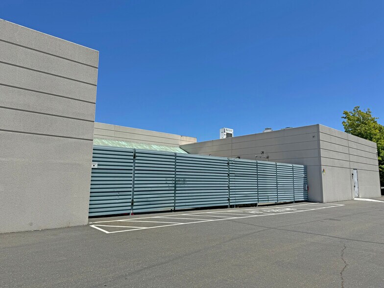 424 Aviation Blvd, Santa Rosa, CA for lease - Building Photo - Image 3 of 4