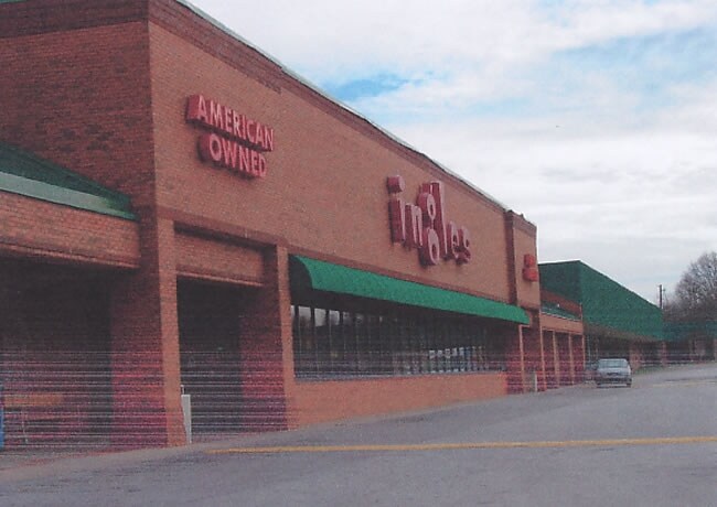 903 Elbert St, Elberton, GA à louer - Photo du bâtiment - Image 2 de 3