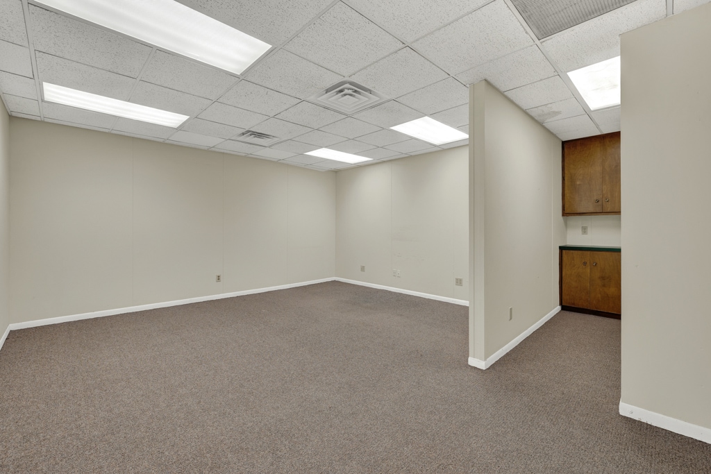 123 N Seguin Ave, New Braunfels, TX for lease Interior Photo- Image 1 of 3