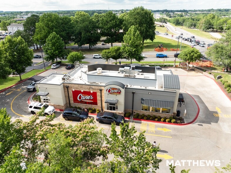 859 Millsap Rd, Fayetteville, AR for sale - Building Photo - Image 1 of 4