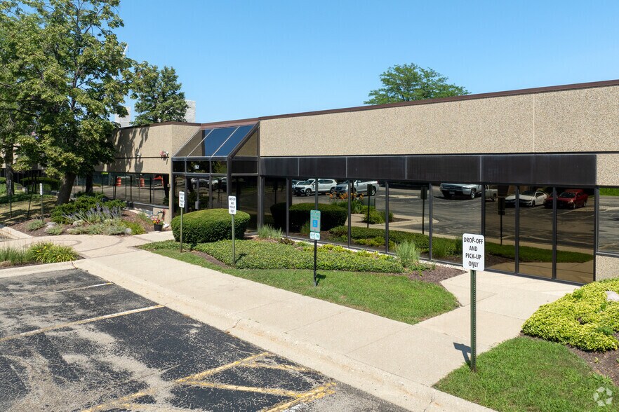 1161 Lake Cook Rd, Deerfield, IL à vendre - Photo du bâtiment - Image 2 de 6