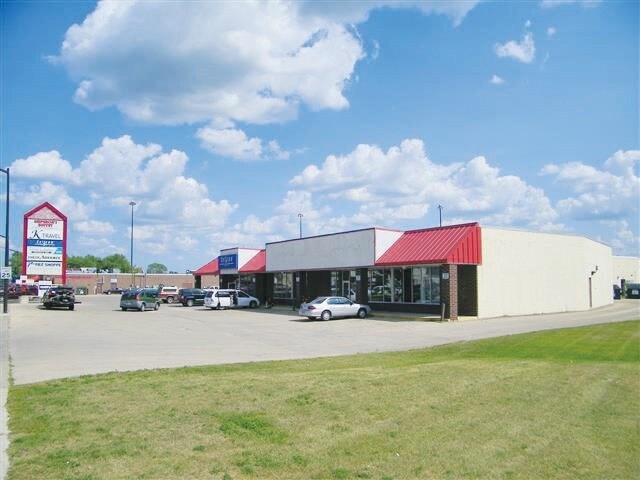 704-824 E Green Bay St, Shawano, WI for lease - Primary Photo - Image 1 of 4