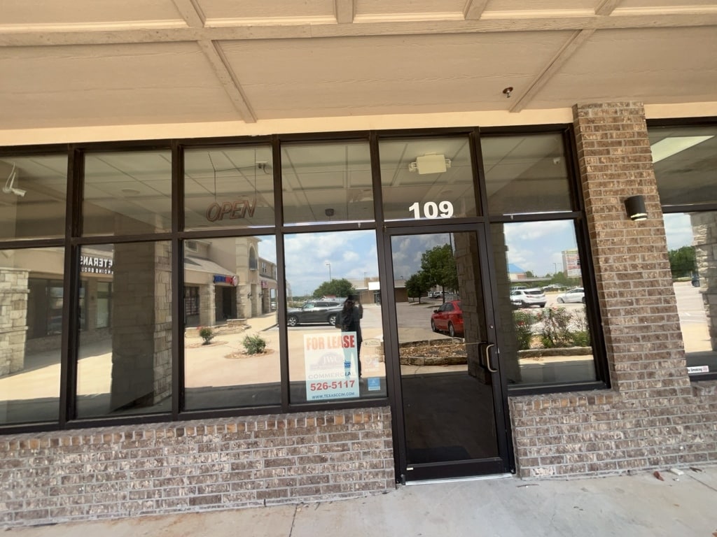 2710 S Clear Creek Rd, Killeen, TX for lease Building Photo- Image 1 of 8
