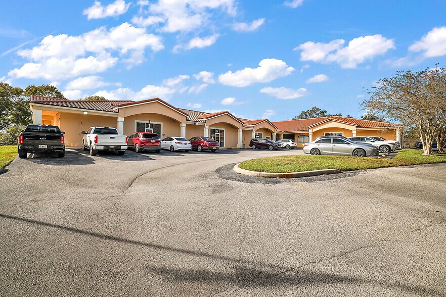 26540 Ace Ave, Leesburg, FL à louer - Photo du bâtiment - Image 1 de 18