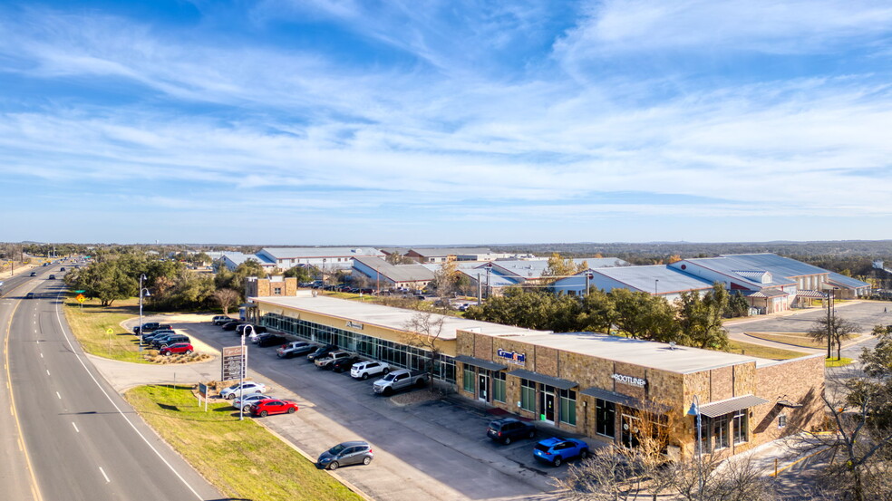 2001 W Hwy 290, Dripping Springs, TX for lease - Building Photo - Image 1 of 9