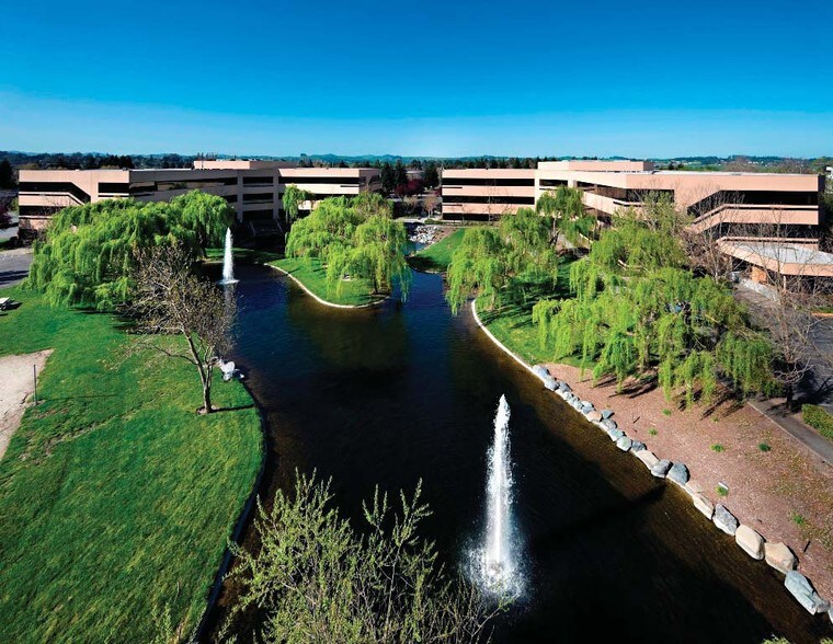 5341 Old Redwood Hwy, Petaluma, CA à louer - Photo du bâtiment - Image 3 de 14