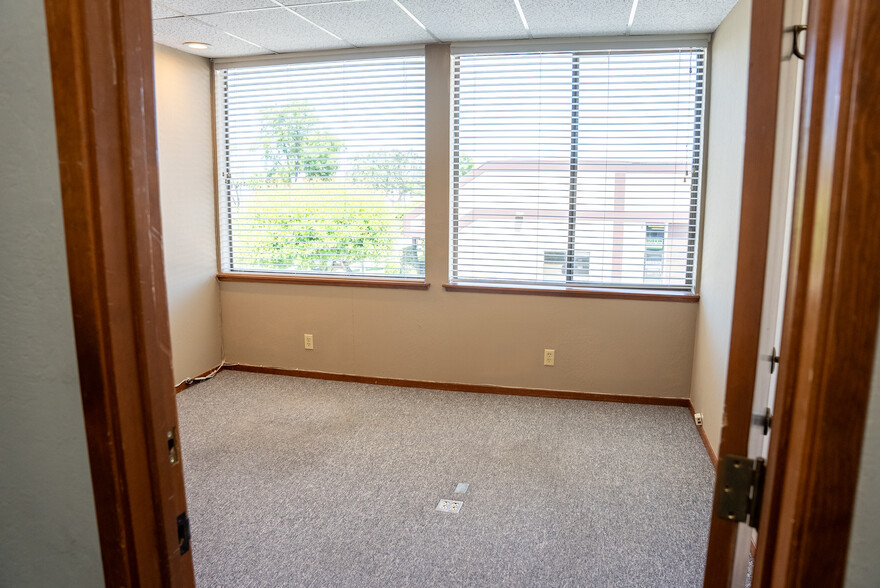 14 Galli Dr, Novato, CA for lease - Interior Photo - Image 3 of 9