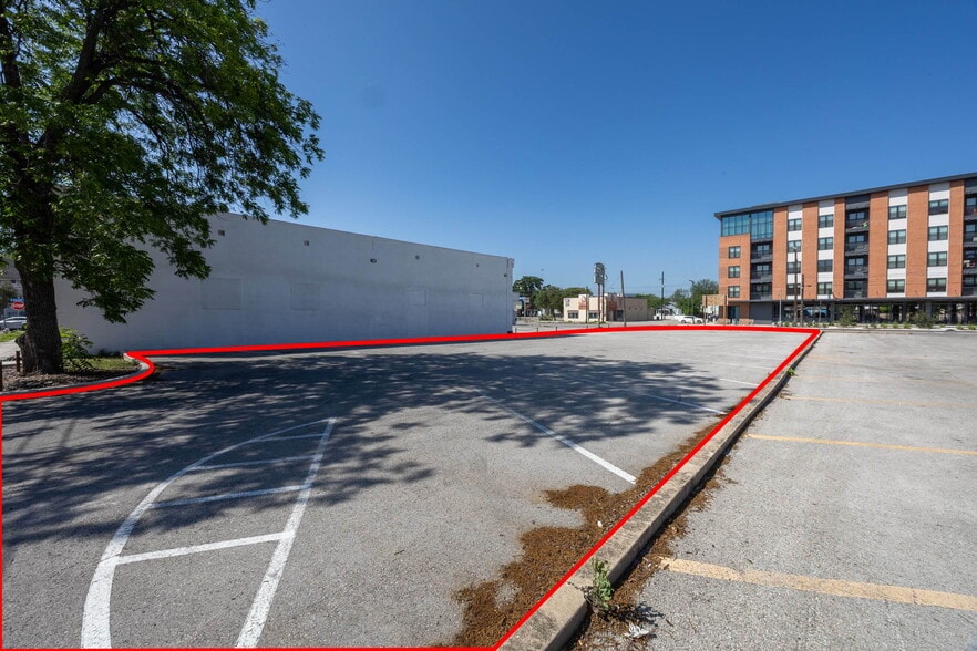 000 San Pedro Ave, San Antonio, TX à vendre - Photo du bâtiment - Image 2 de 5