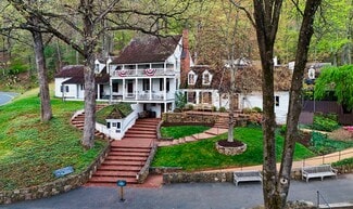 Plus de détails pour 683 Thomas Jefferson Pky, Charlottesville, VA - Commerce de détail à vendre