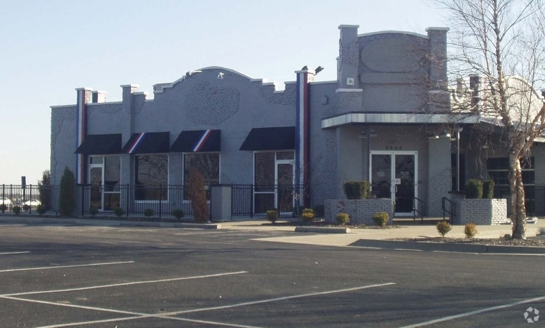 3945 S Bolger Rd, Independence, MO for lease - Building Photo - Image 2 of 13