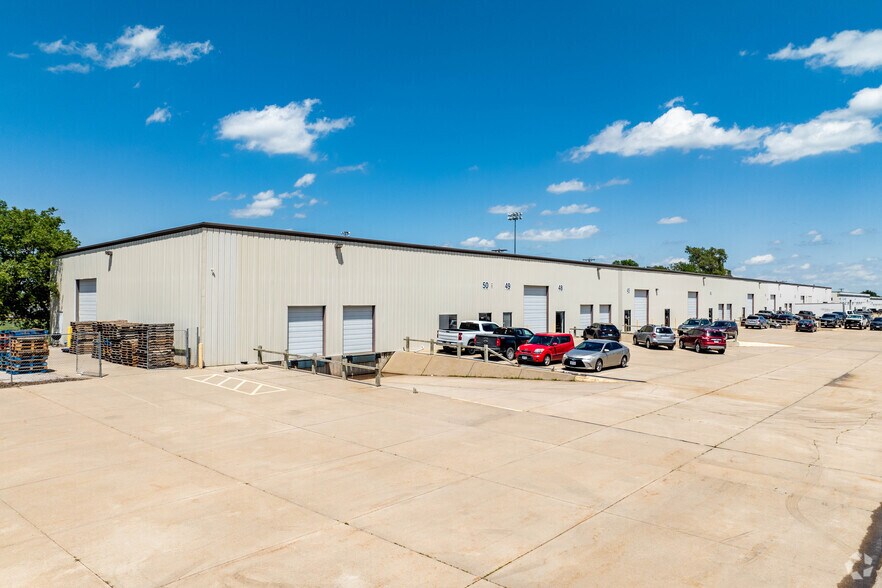 4817 N 56th St, Lincoln, NE à louer - Photo du bâtiment - Image 2 de 6
