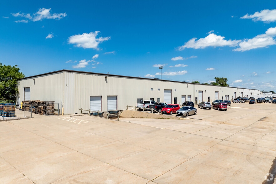 4817 N 56th St, Lincoln, NE for lease - Primary Photo - Image 2 of 6