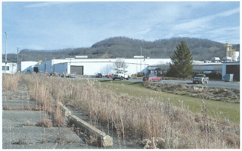 1211 Afg Rd, Bridgeport, WV à louer - Photo du bâtiment - Image 3 de 5