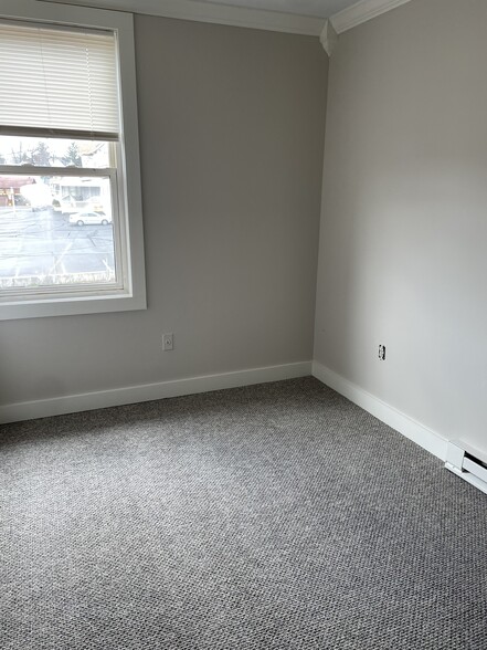 109-111 Hanover St, Meriden, Ct, Meriden, CT for sale - Interior Photo - Image 3 of 22