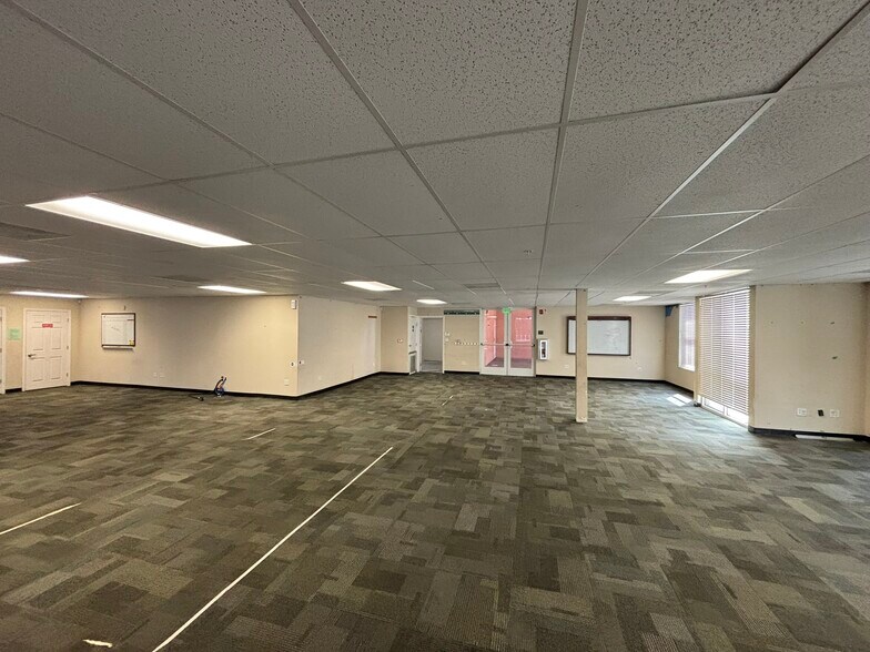 570 Keyes St, San Jose, CA à louer - Photo du bâtiment - Image 3 de 12