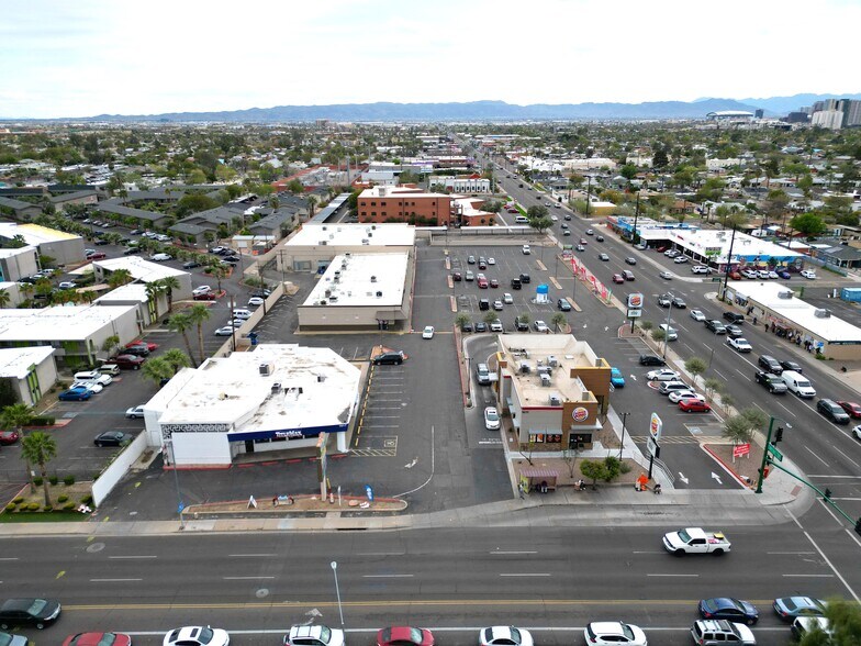 1617 E Thomas Rd, Phoenix, AZ à louer - Photo du bâtiment - Image 3 de 6
