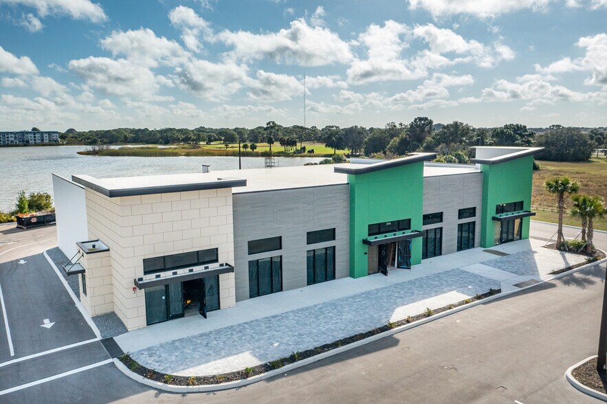 2996 Executive Dr, Venice, FL à louer - Photo du bâtiment - Image 3 de 6