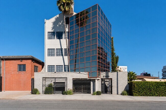 More details for 2140 Cotner Ave, Los Angeles, CA - Office for Sale