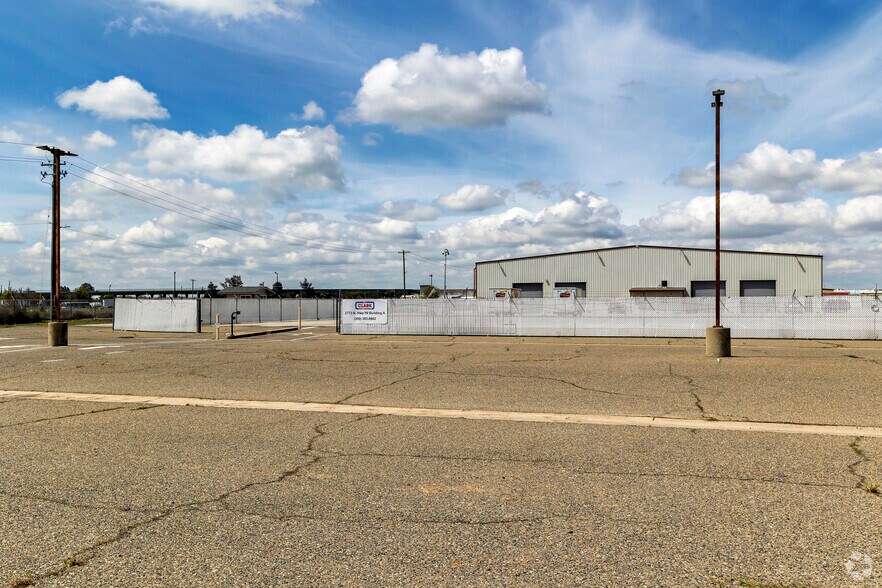 2777 N Highway 59, Merced, CA à vendre - Photo du bâtiment - Image 2 de 39