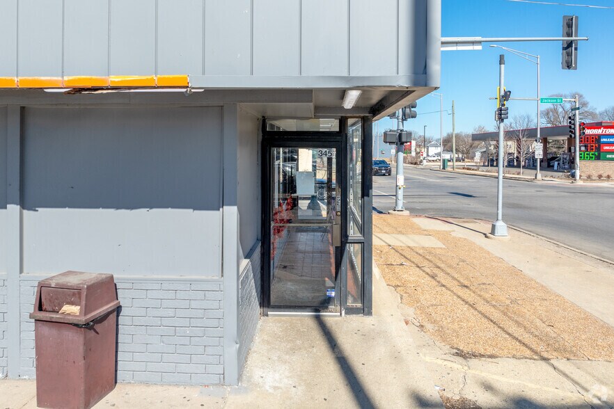 345 Collins St, Joliet, IL à vendre - Photo du bâtiment - Image 3 de 12