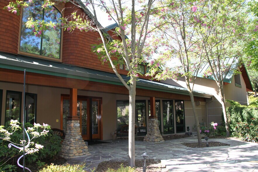 Rincon Way, Auburn, CA à vendre - Photo du bâtiment - Image 1 de 7